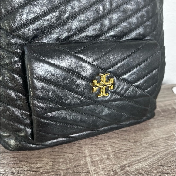 Tory Burch Kira backpack in quilted matelasse leather - Picture 17 of 17